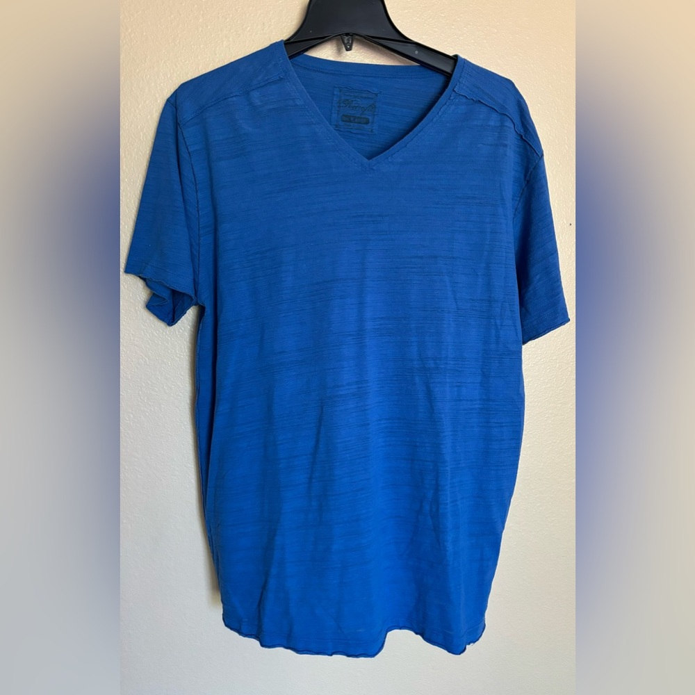 Retrofit Raw Hem Mens Royal Blue‎ Shirt, Large, VNeck Athleisure Gym Active